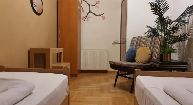 Envoy Hostel and Tours, Prenota Ostello Hotel economici a Avlabari