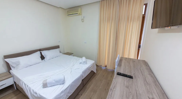 Трёхместный номер Standard с балконом Esal Hotel