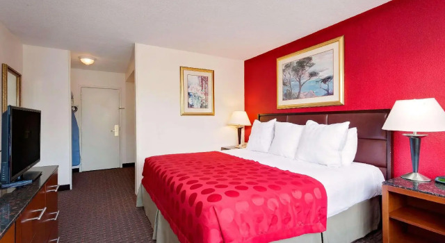 Ramada by Wyndham Fishkill, Забронировать Отель Фишкил Hudson Valley, рядом с Мемориальная библиотека Блоджетт