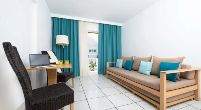 Семейный номер Standard с балконом Bitzaro Palace Hotel - All inclusive