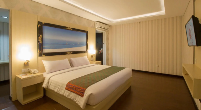 Полулюкс Grand Puri Saron Hotel Yogyakarta