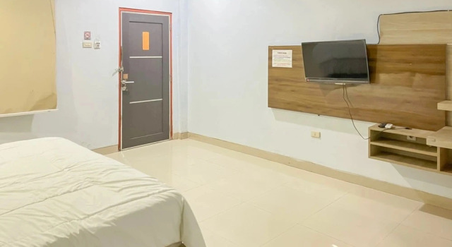 Двухместный люкс RedDoorz near Mitra Plaza Kota Banjarmasin