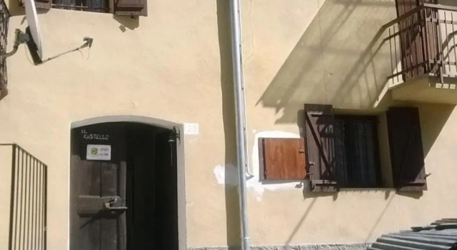 Valprato Soana Casa vacanze, Book Hotel Hoteller i Valprato Soana med parkering, Parkering