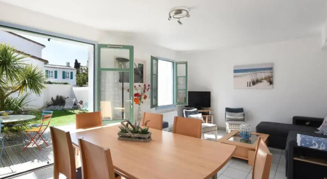 Maison La Couarde-sur-Mer, 6 pièces, 6 personnes - FR-1-258-3, Rezerwuj Hotel Hotele w Charente-Maritime z basenem, Basen