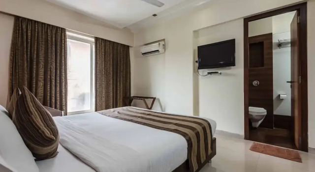 OYO 6833 Hotel Tanish Residency