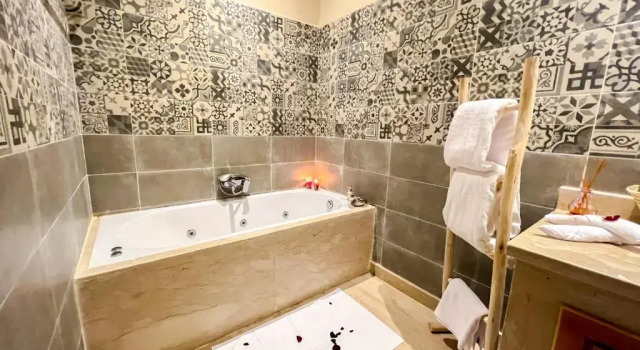 Suite with pool view Riad Villa Atlas Saphir