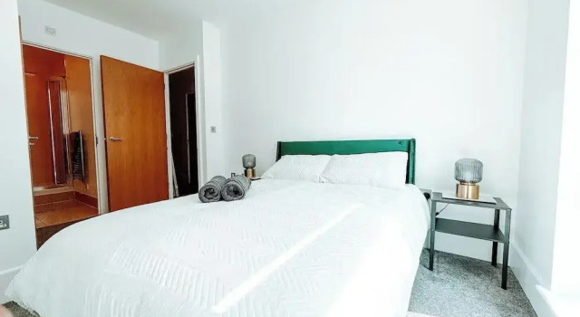 Londonaprt/sleeps6/gym/waterfront/wifi, Забронировать Отель Отели Англии 3 звезды, 3*