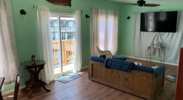 The Boat House - Water Front, Wifi, Pet Friendly 1 Bedroom Home by RedAwning, Boek Vakantiehuis Hotels in Virginia met ontbijt, Ontbijt