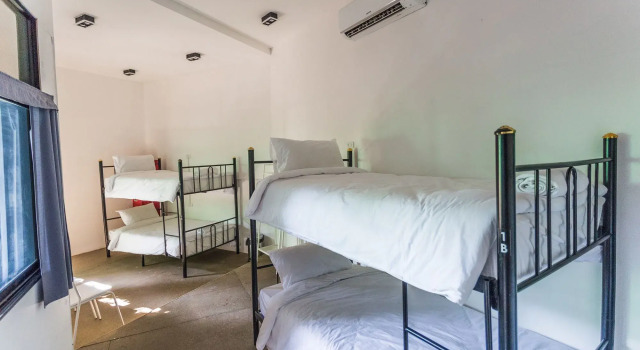 Paradise Beach Backpackers Hostel, Забронировать Хостел Отели Южного Таиланда с парковкой, Парковка