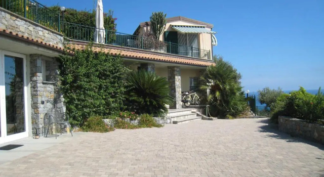 Villa Itati