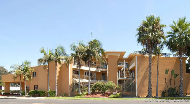 Holiday Inn Express and Suites La Jolla - Windansea Beach, and IHG Hotel, Забронировать Отель Ла-Хойя Сан-Диего