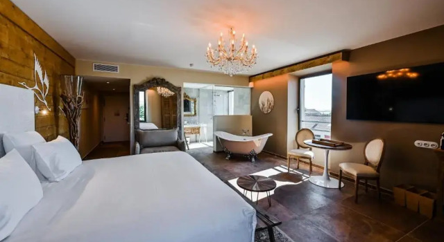 Двухместный полулюкс Le Hameau Des Pesquiers Ecolodge & Spa, Curio Collection By Hilton