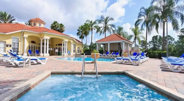 Коттедж Emerald 4 bedrooms with Pool - 2201Em 4 Home by RedAwning