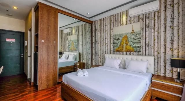 Студия Comfort And Modern Look Studio Apartment At Ambassade Kuningan