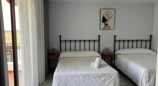 Четырёхместный номер Standard Hostal Almanzor