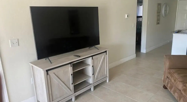 Estero Cove # 523 - 6895 Estero Blvd by Coastal Vacation Properties, Забронировать Апартаменты/квартира Отели Истеро с парковкой, Парковка