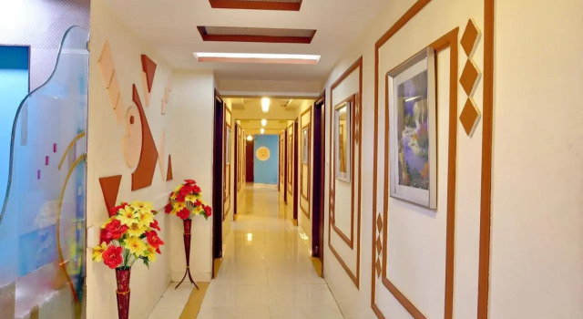 Hotel Royal Stay, Book Hotel Hoteller i Bodakdev med parkering, Parkering