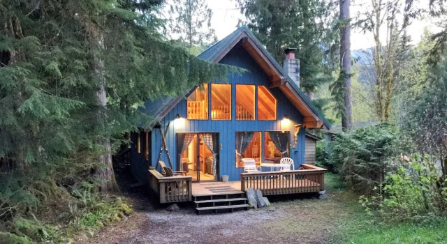 Mt Baker Rim Cabin #53 - A Cozy Cabin With a Open Fire Place and Outdoor hot tub, Book Hotel 3-stjernede hoteller i Glacier, 3*