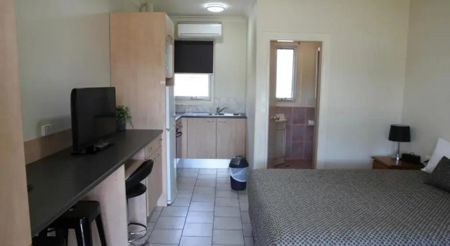 Студия Tumut Apartments