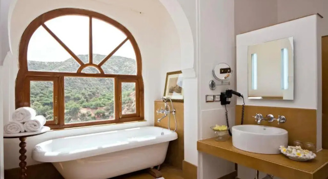 Deluxe Suite Samode Palace