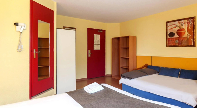 L'Estredelle, Book Hotel Hoteller i Rhône-Alps med parkering, Parkering