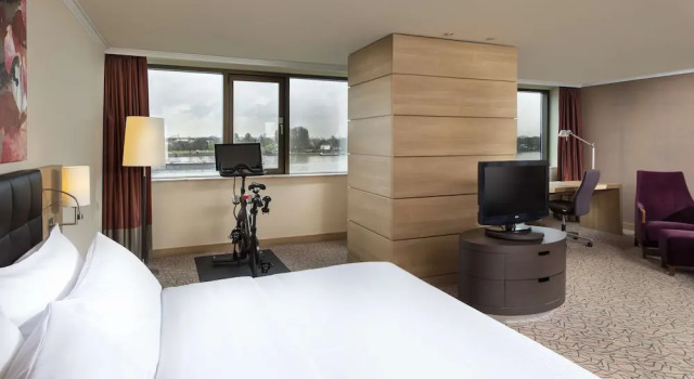 Двухместный полулюкс Hilton Mainz