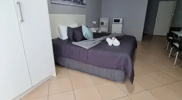 Stay @ Home Airport Lodge