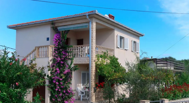 Andjelka (KRK310), Prenota Hotel Hotel a Isole Quarnerine con parcheggio, Parcheggio