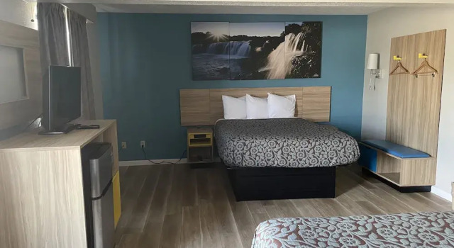Одноместный люкс Days Inn by Wyndham Warrensburg