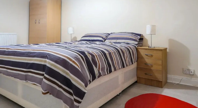 OLD Church Road - Deluxe Single Guest Room 4, Забронировать Гостевой дом Гостевые дома Лондона, рядом с Troxy, Гостевой дом