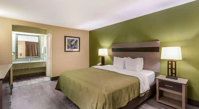 Номер Standard Quality Inn & Suites Garland - East Dallas