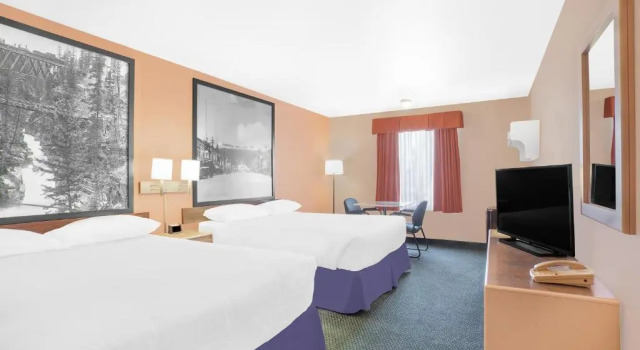 Четырёхместный номер Standard Ramada by Wyndham Cranbrook