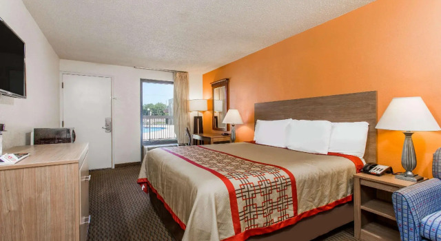 Двухместный номер Standard Days Inn by Wyndham Norfolk Airport