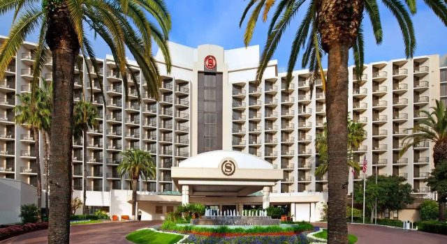 Sheraton San Diego Resort, Забронировать Курортный отель Харбор-Айленд Сан-Диего