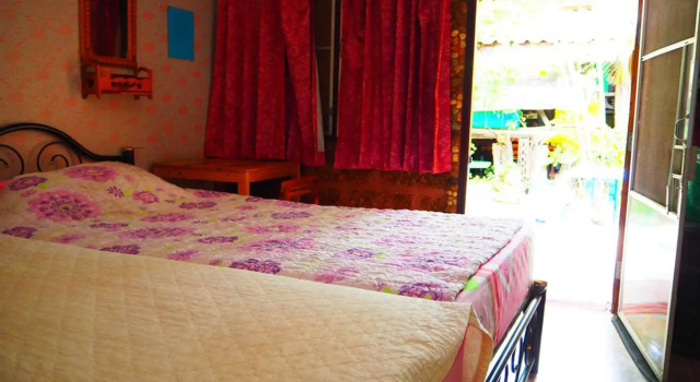 Three J Guesthouse, Забронировать Отель Кампхэнгпхет Kamphang Phet Province