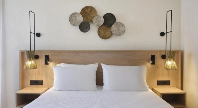 Четырёхместный номер Standard с видом на внутреннюю территорию Atlantica Ocean Beach Resort