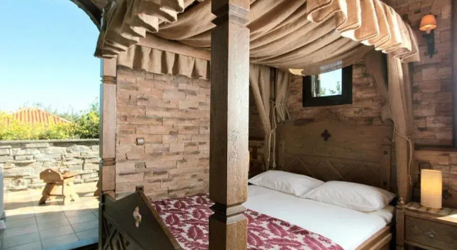 Red Bishop Villa, Book Villa Cottages in Peloponnese, Cottage