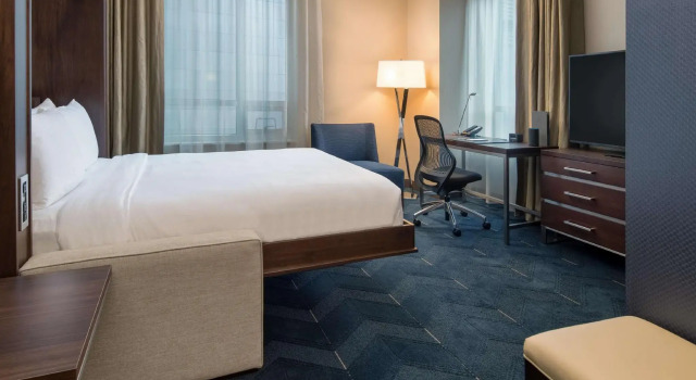 Люкс Urban Embassy Suites By Hilton Seattle Downtown Pioneer Square