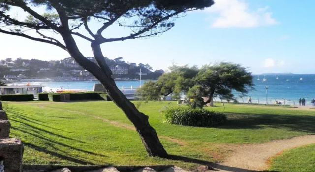 Residence M100-Perros Guirec - Maison Avec Jardin Clos a Perros Guirec Mae-3524, Забронировать Отель Отели Granit Rose Coast с парковкой, Парковка