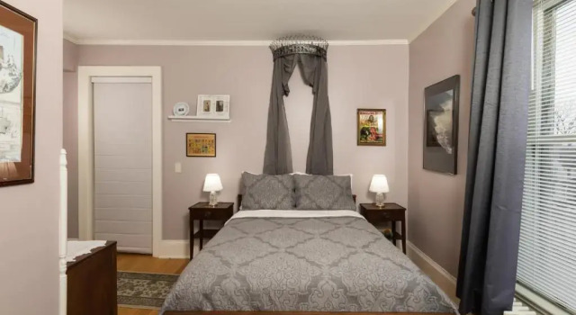 Ringling House Bed & Breakfast, Book Bed and Breakfast Hoteller i Merrimac med parkering, Parkering