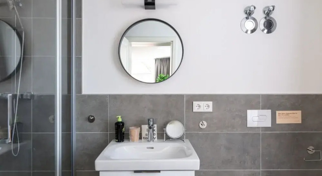 Люкс c 1 комнатой с балконом Limehome Vienna Karajangasse