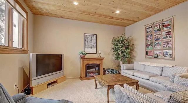 Коттедж 2542 Boreas Pass Private Home with Hot Tub