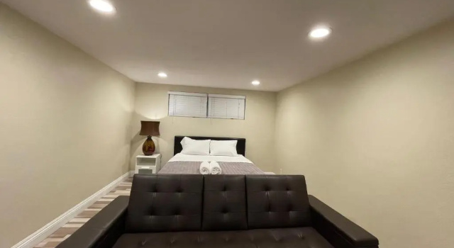 Номер Superior Lovely Room in Private House near Disneyland