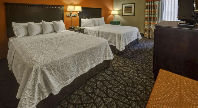 Четырёхместный номер Standard Hampton Inn Asheville-Tunnel Road