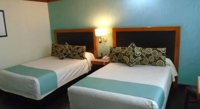 Четырёхместный номер Standard Hotel Abastos Plaza