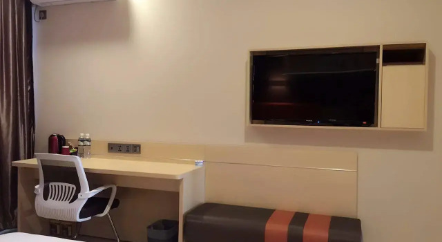 7 Days Premium·Dalian Changxing Island Santang Commercial Street [High-end Budget Hotel]