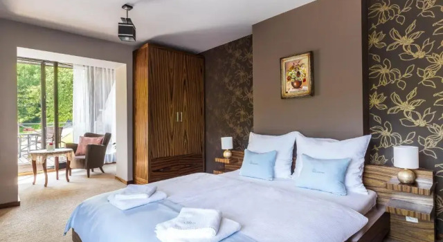Семейный люкс с балконом Rezydencja nad Wodospadem Spa & Wellness Jagniątków