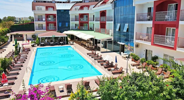 Side Legend Hotel