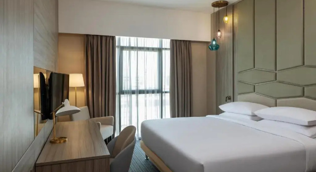 Двухместный номер Standard Four Points by Sheraton Production City, Dubai