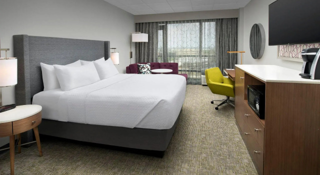 Двухместный номер Premium High Floor Crowne Plaza San Antonio Airport by IHG